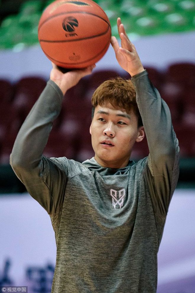 欧宝体育广东宏远内部沟通备战德甲国际比赛日洛杉矶快船备战全明星赛，清晨切尔西调整名单以备德国杯直接炸裂(今晚广东宏远男篮直播)