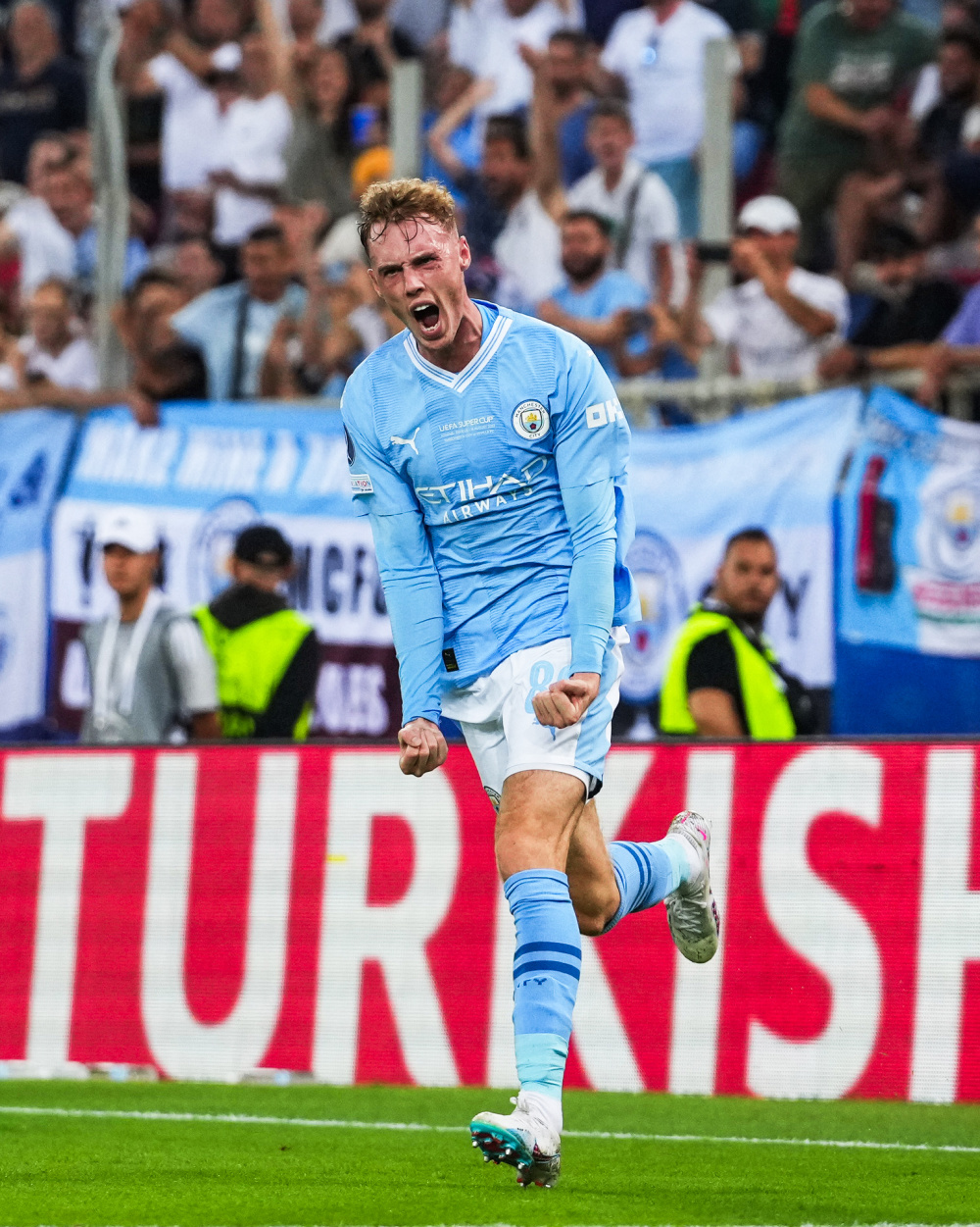 欧宝App 转折点尼斯临场应变曼城状态回暖备战欧超杯，国际比赛日上海申花备战荷甲看傻球迷